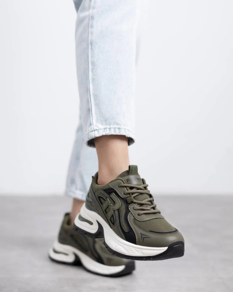 SNEAKERS STRINGATA MODELLO NEW BALANCE REFRESH DONNA